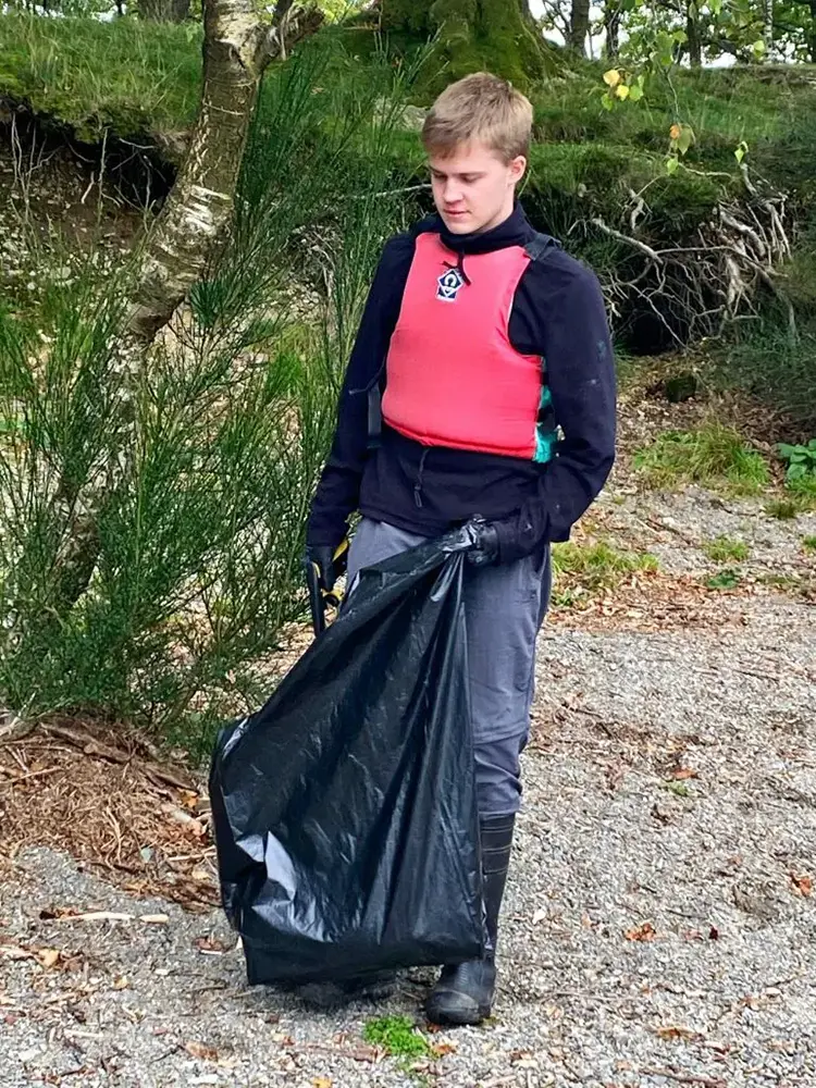 Year 11 Rubbish Collection 02 - Windermere School