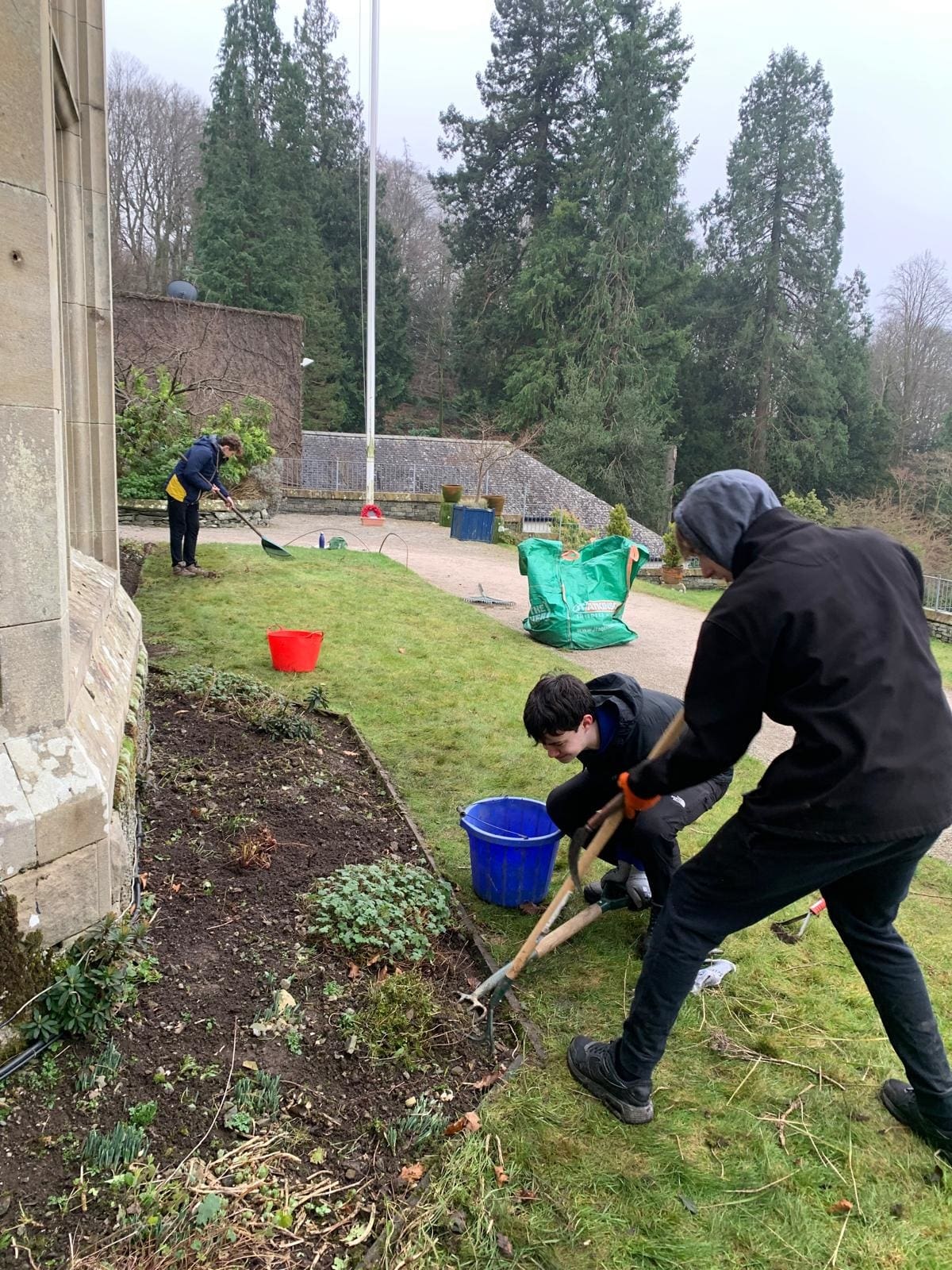 Windermere School Gardening Club